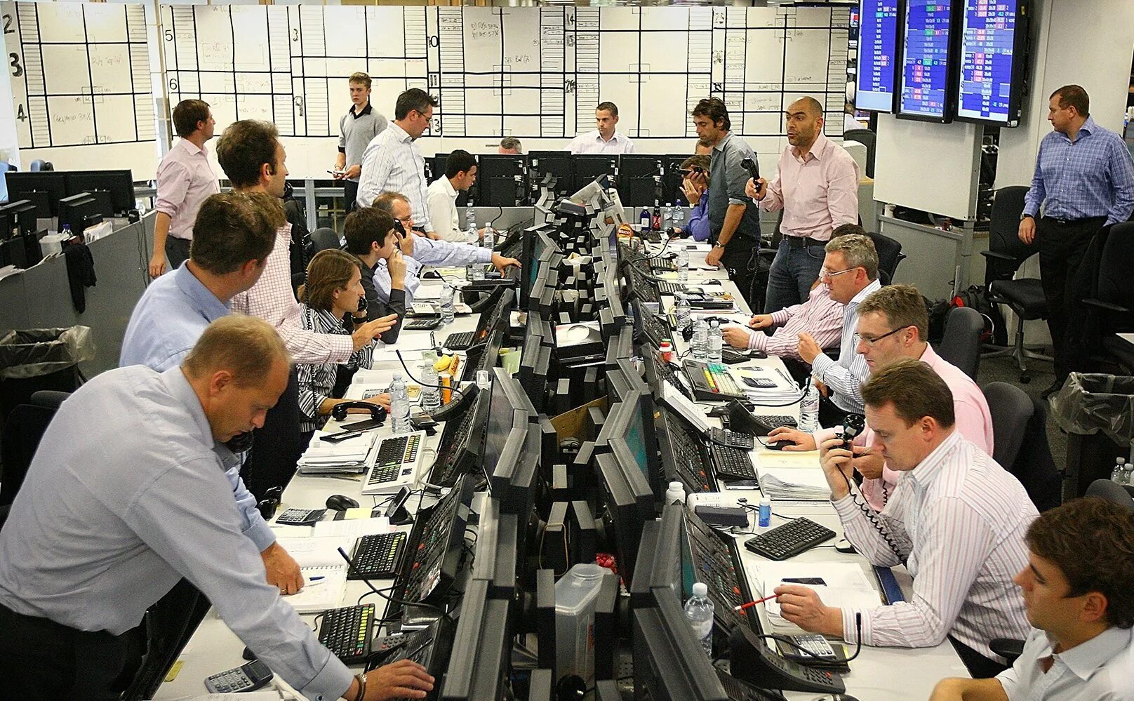 Информационное общество. Информационное общество сша. Информационное общество фон. Мировое информационное пространство. Постиндустриальная эпоха.