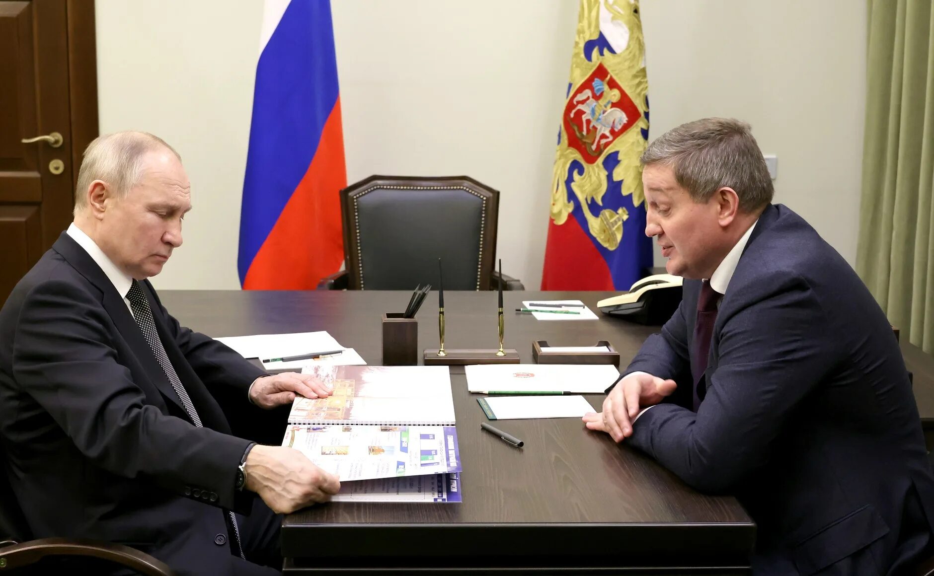 Встреча с владимиром владимировичем. Бочаров и путин. путин с главами регионов. бочаров волгоград губернатор. встреча регионов.