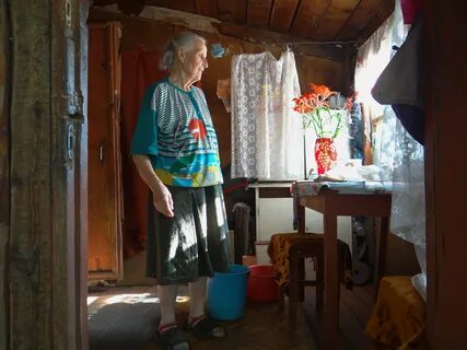 Дом бабушки находится в деревне