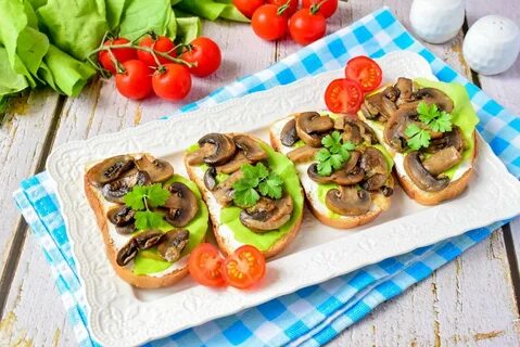 Бутерброды с грибами