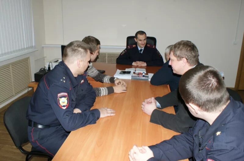 Омвд по псковскому. Полиция Гдов. Начальник Гдовского ОМВД. ОМВД по Гдовскому району Псковской области. ОВД Гдовского района Псковской области.