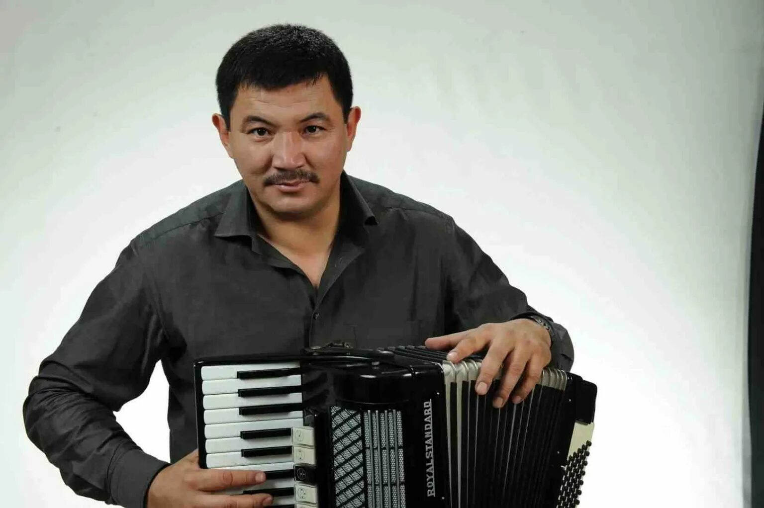 Бек борбиев аселдейим текст. Бек борбиев матраимов. Бек борбиев- 50. Бек мр3. Бек борбиев текст.