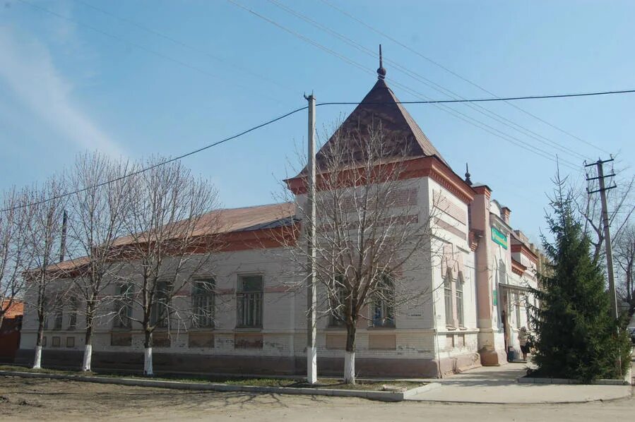 Погода саратовской город петровск. Дом купца Иванова Петровск. Город Петровск Саратовской области. Саратовская область Петровск здания архитектуры.