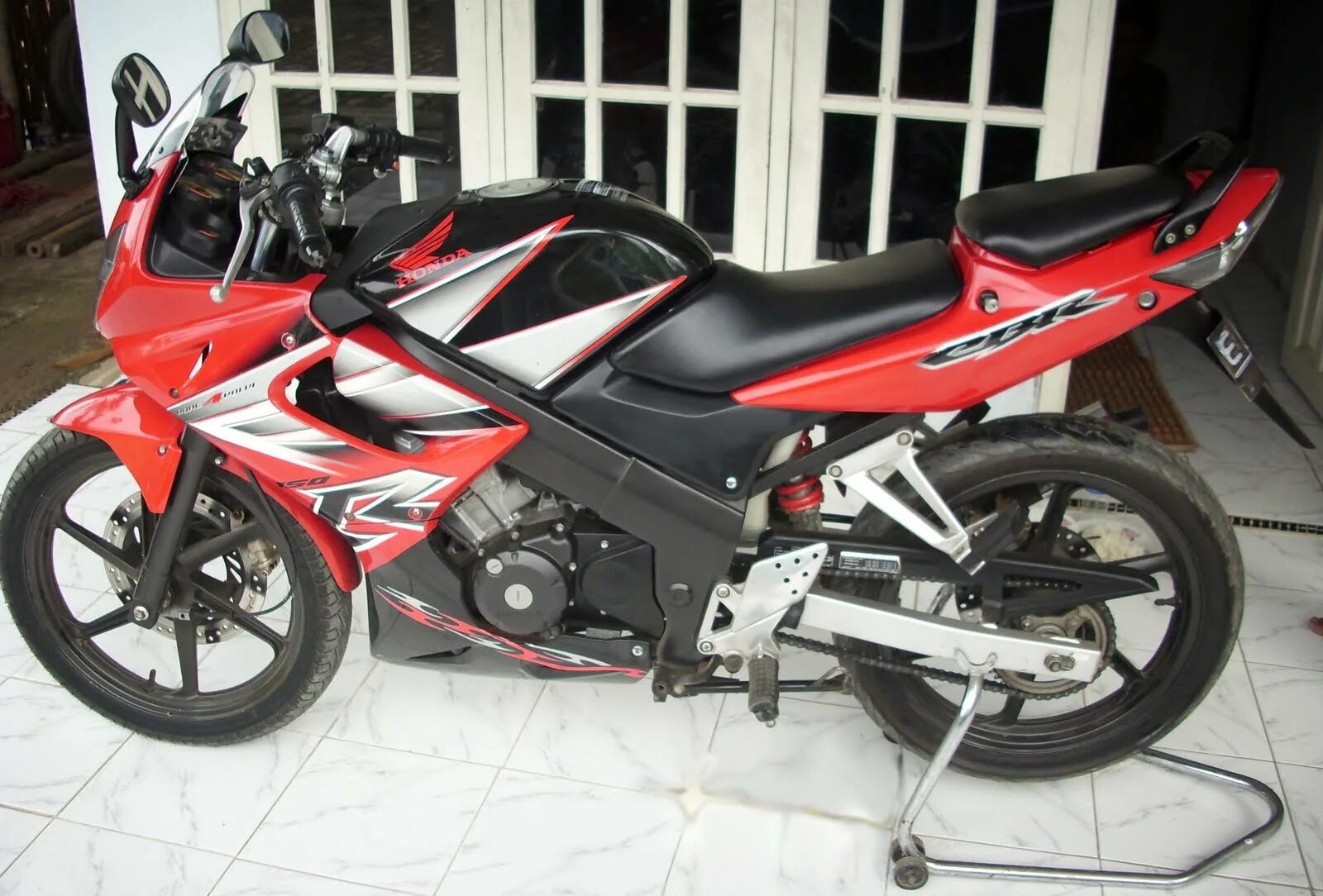 Honda реплики. Копия Honda CBR 150r. CBR 150r 2006 бак. Honda MX 150. R150.