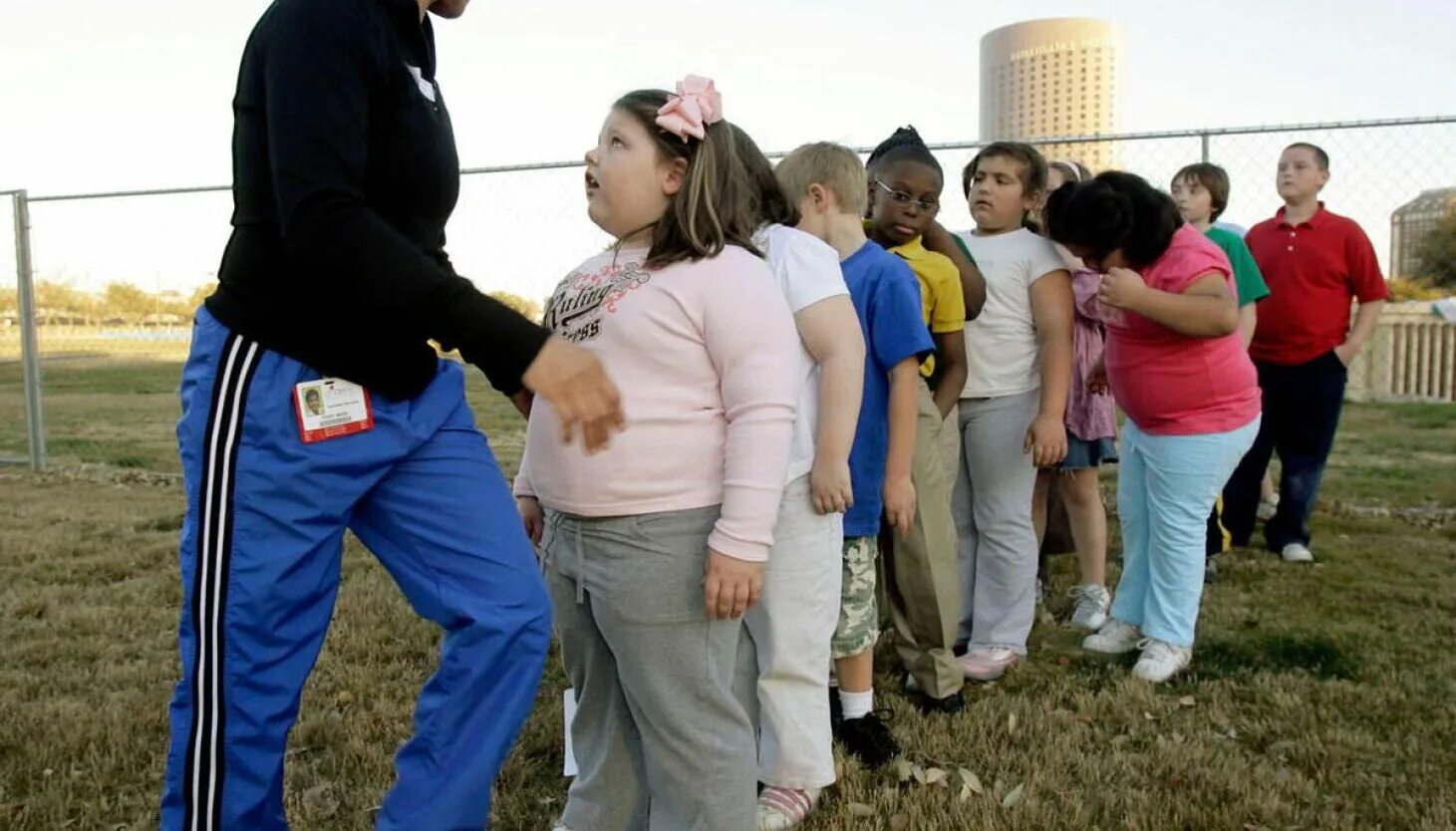 Ожирение 11 лет. Жирные американские дети. Школьники с ожирением. Американские дети с ожирением.