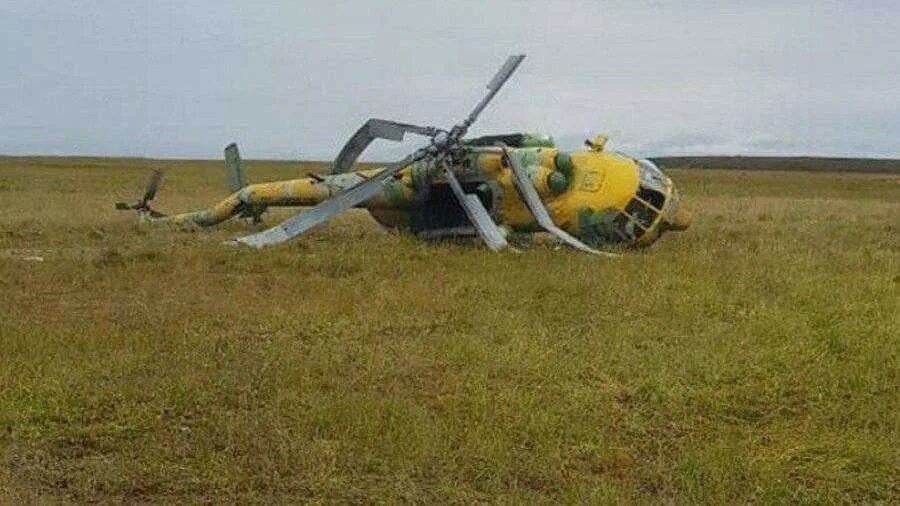 Вертолет разбился в магаданской области. Вертолет ми 8 Магадан. Жесткая посадка ми-8 в Магаданской области. Посадка вертолета. Жесткая посадка.