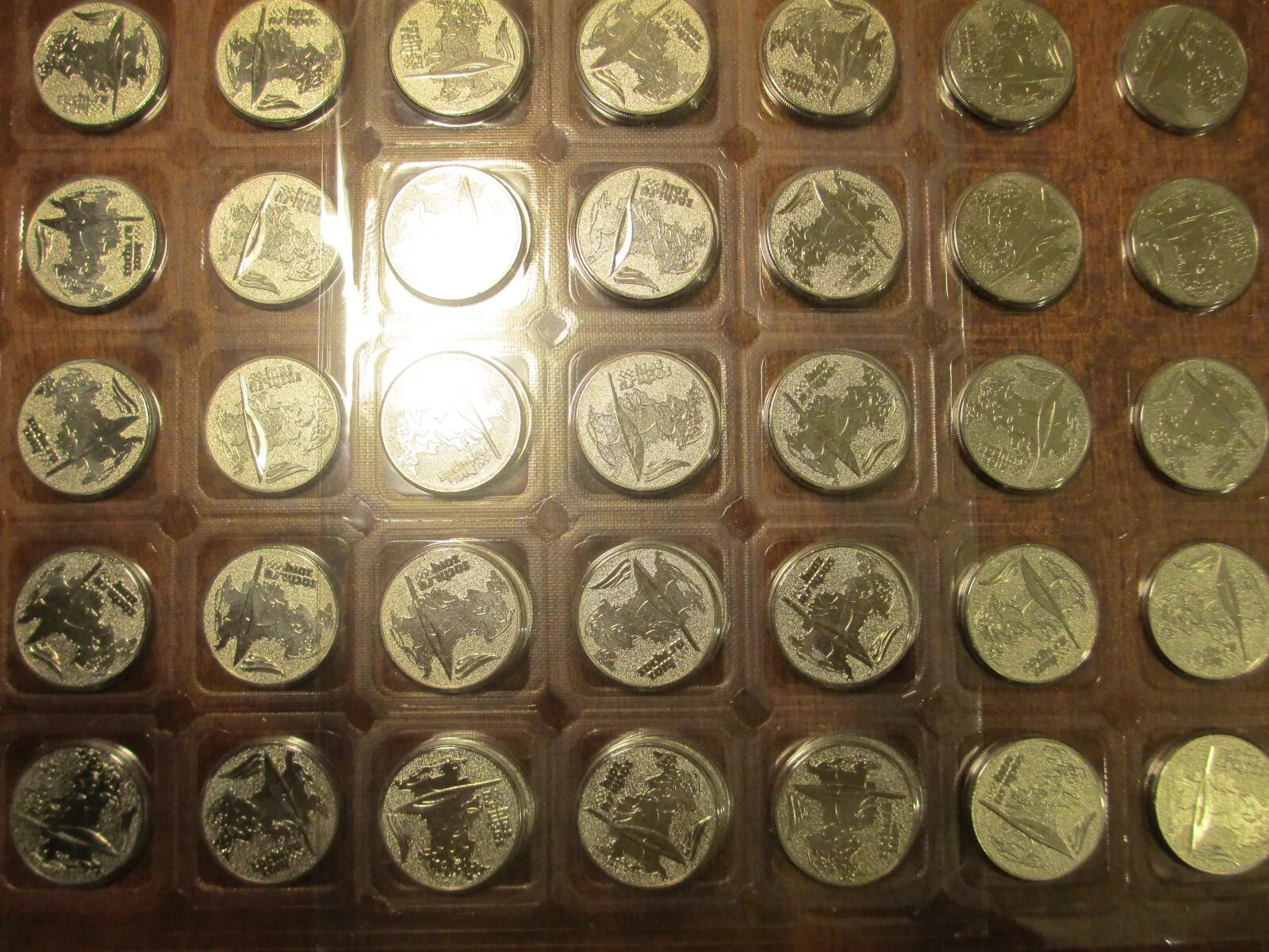 новороссийск 2000 год. манты юбилейные. нумизматика. нумизматика интернет магазин. логотип нумизмата.