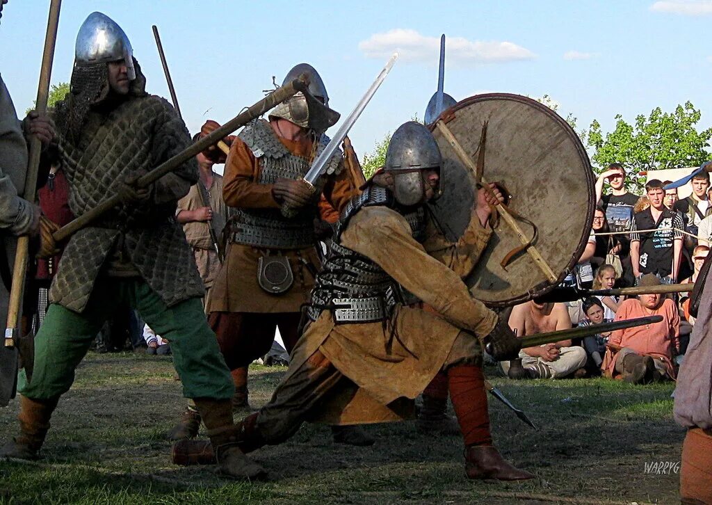 реконструктор викинг. реконструкция века. историческая реконструкция русь 13 век. викинги реконструкторы норманны. реконструкция былинный берег.