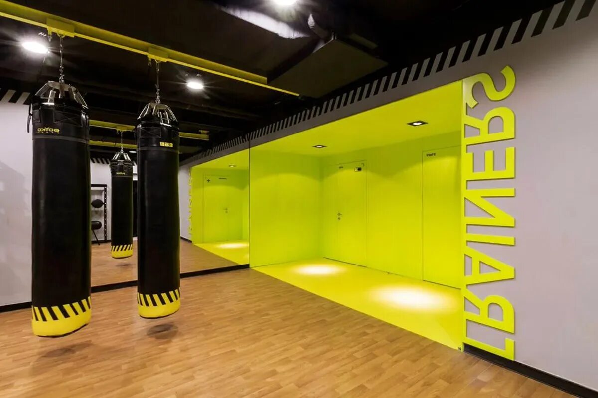 Фитнес клуб оригинальный. Ленинская слобода 26с3 фитнес. Фитнес клуб оригинальный. Стильный интерьер спортзала. Фитнес балашиха свердлова.