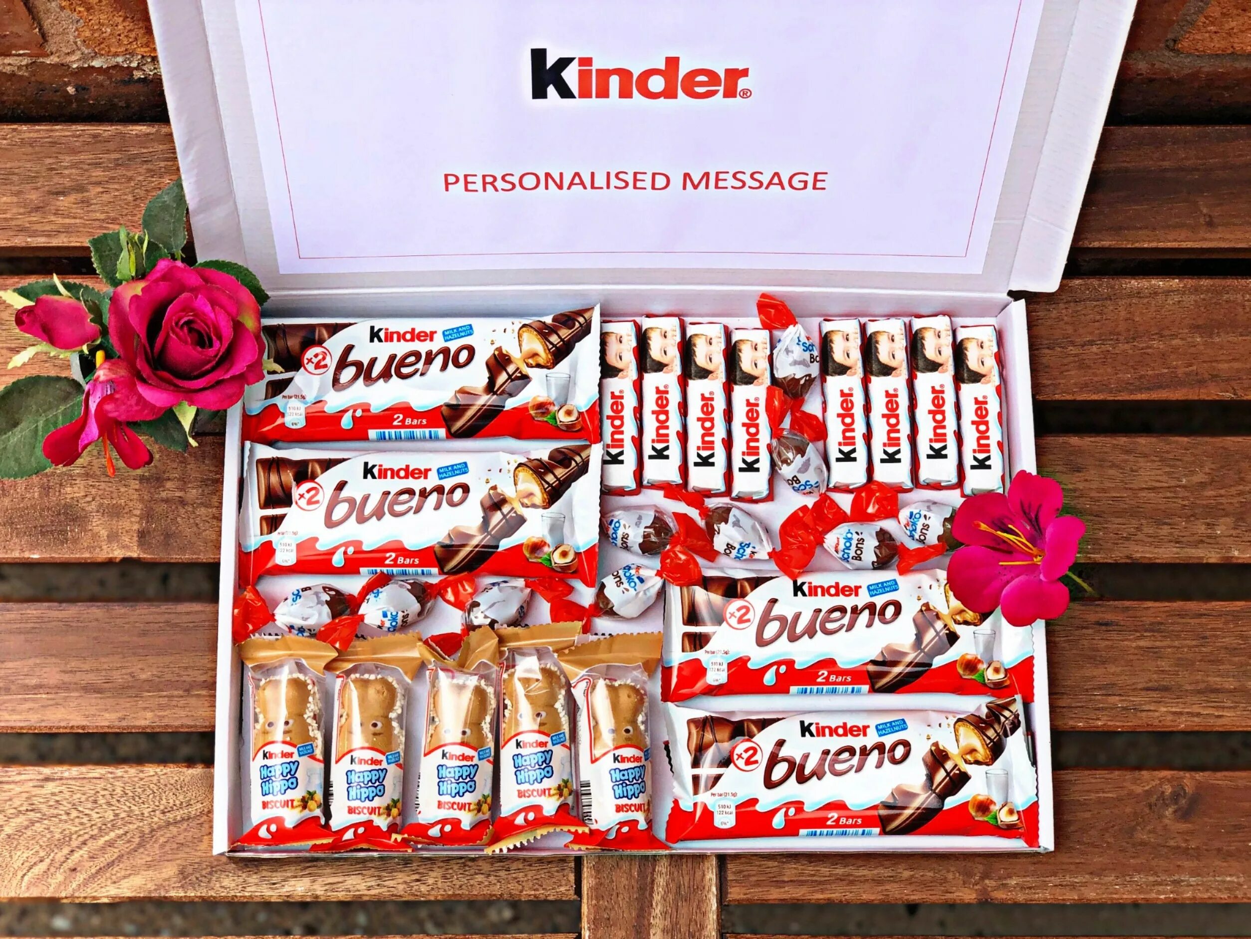 Kinder box. Бокс с Киндер шоколадом. Киндер Буэно шоколадный коробка. Kinder Box Composition.