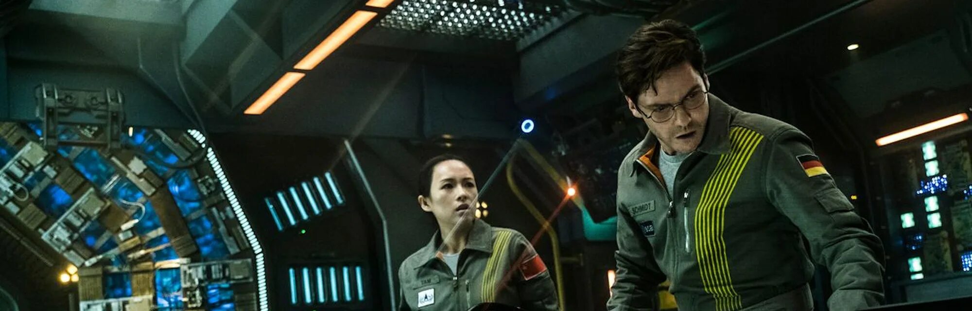 Кловерфилд парадокс. Даниэль брюль парадокс кловерфилда. Парадокс kловерфилда (2018). Парадокс кловерфилда. Парадокс кловерфилда (2018).