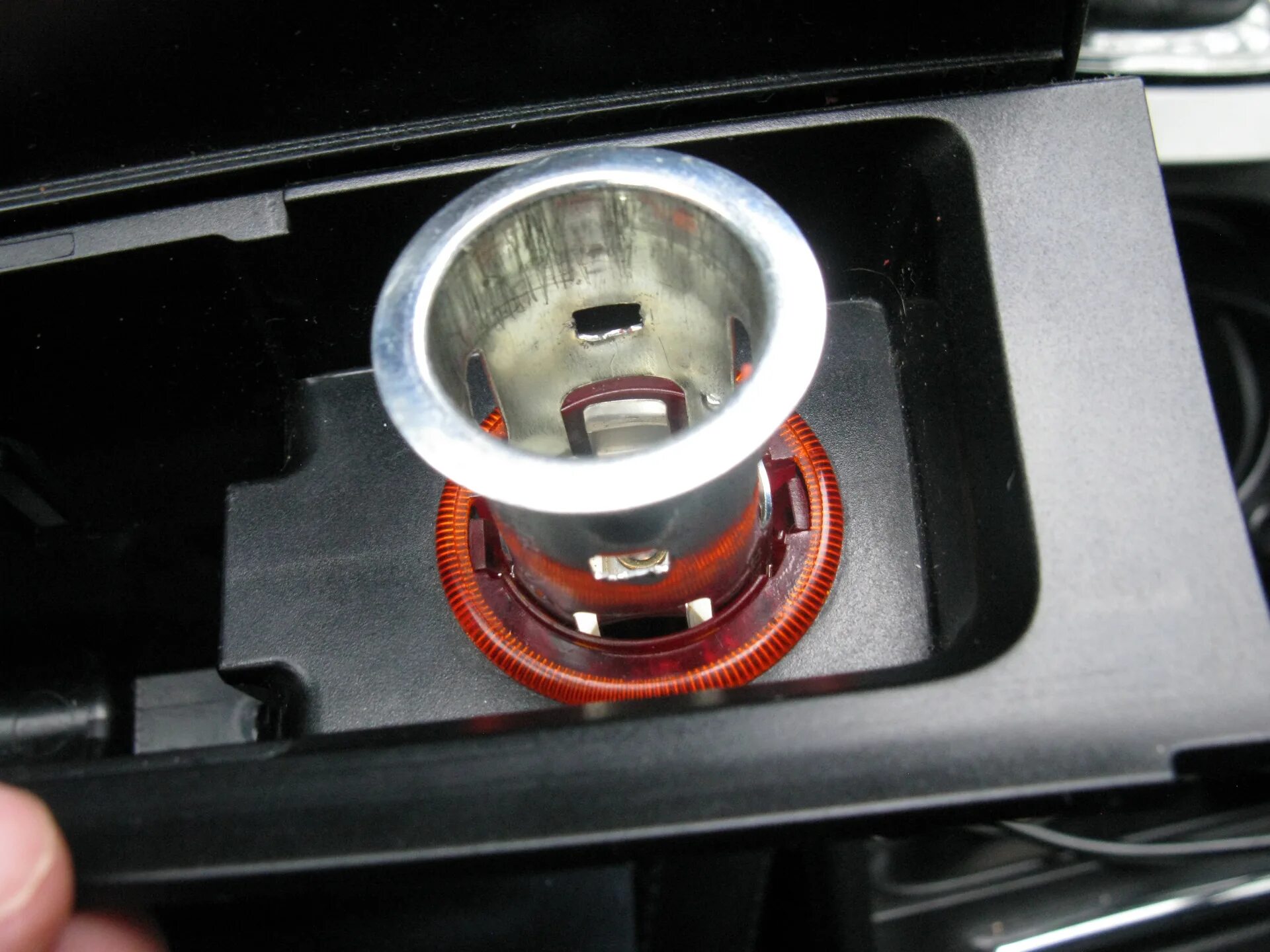 Замена лампочек габаритов на светодиоды - Volkswagen Polo Sedan, 1,6 л, 2011 год