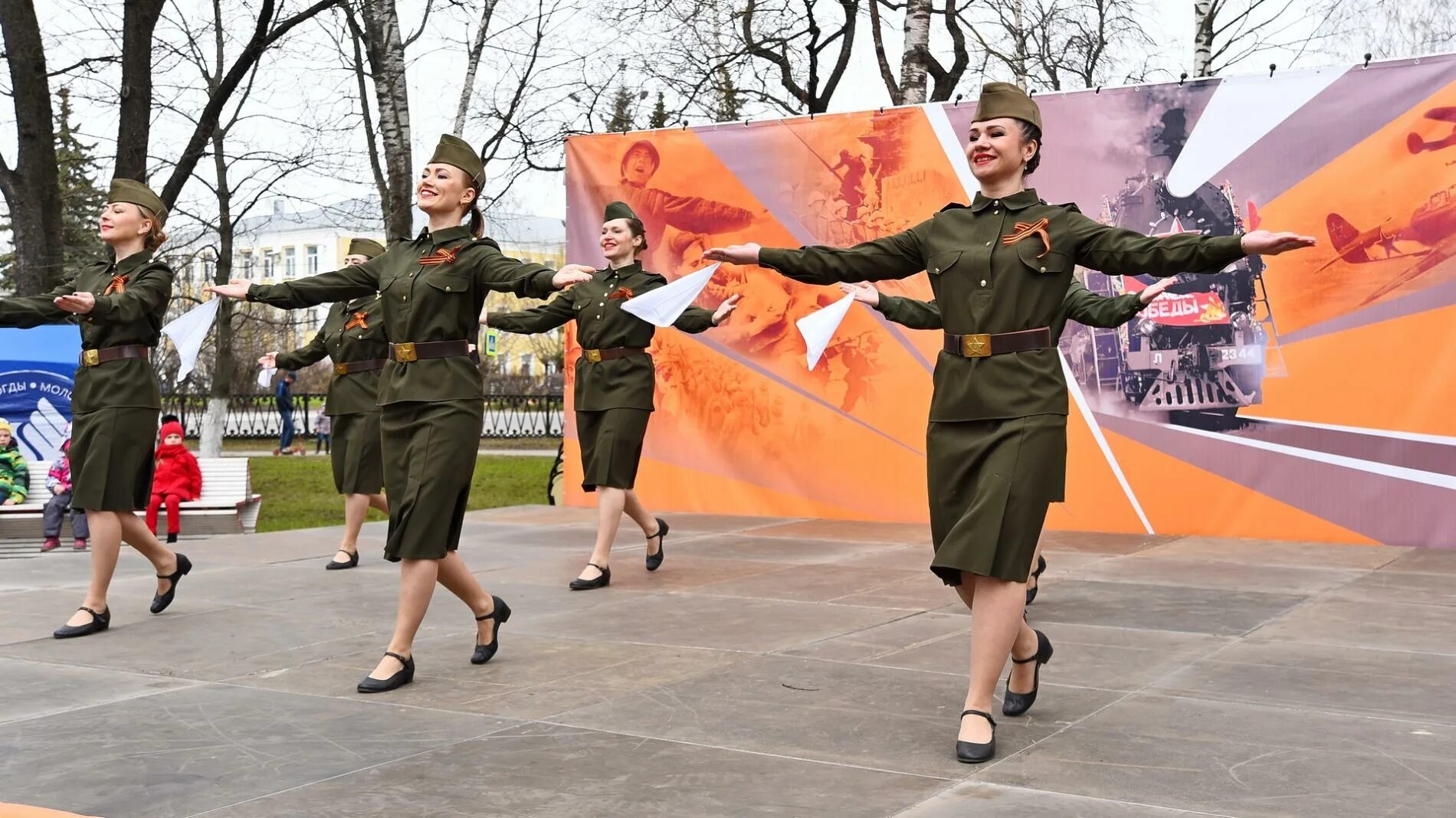 Выступление к победе. Концерт ко дню победы. агитбригада 9 мая. концерт 9 мая. выступление на 9 мая.