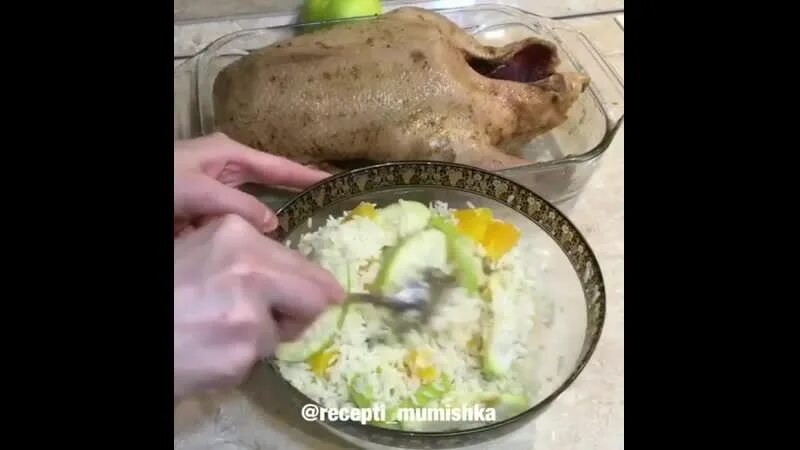 Как замариновать утку с яблоками для запекания. Быстрый маринад для утки в духовке. утка замаринованная в минералке. маринад для утки перед запеканием. утка маринад для запекания на сутки.