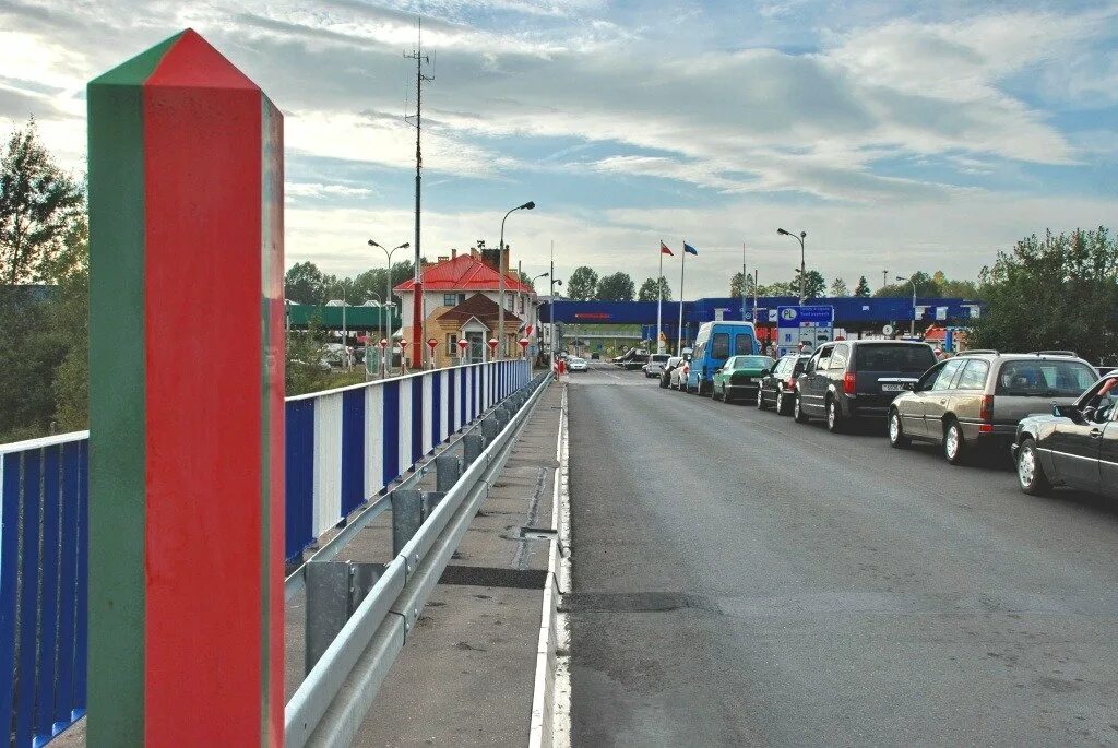 Российско-белорусская граница. Пограничный пункт беларусь. Автомобильная граница с белоруссией. Автомобильная граница с белоруссией. Автомобильная граница с белоруссией.