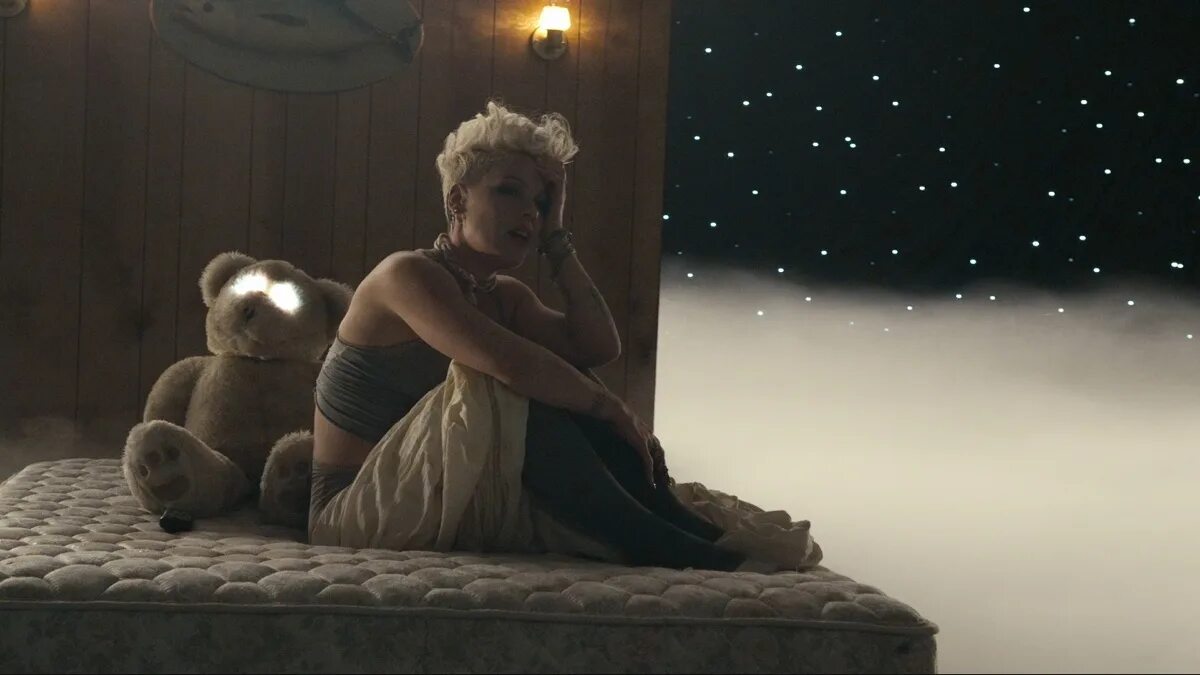 Just give me your heart. Pink feat. Nate Ruess. Pink give me a reason. Just give me a reason. Pink just give me.