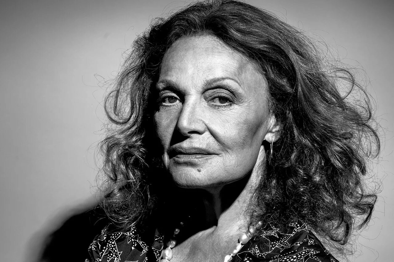 Diane von furstenberg в молодости. Диана фон фюрстенберг. Диана фон фюрстенберг. Диана фон фюрстенберг молодая. Диана фон фюрстенберг в молодости.