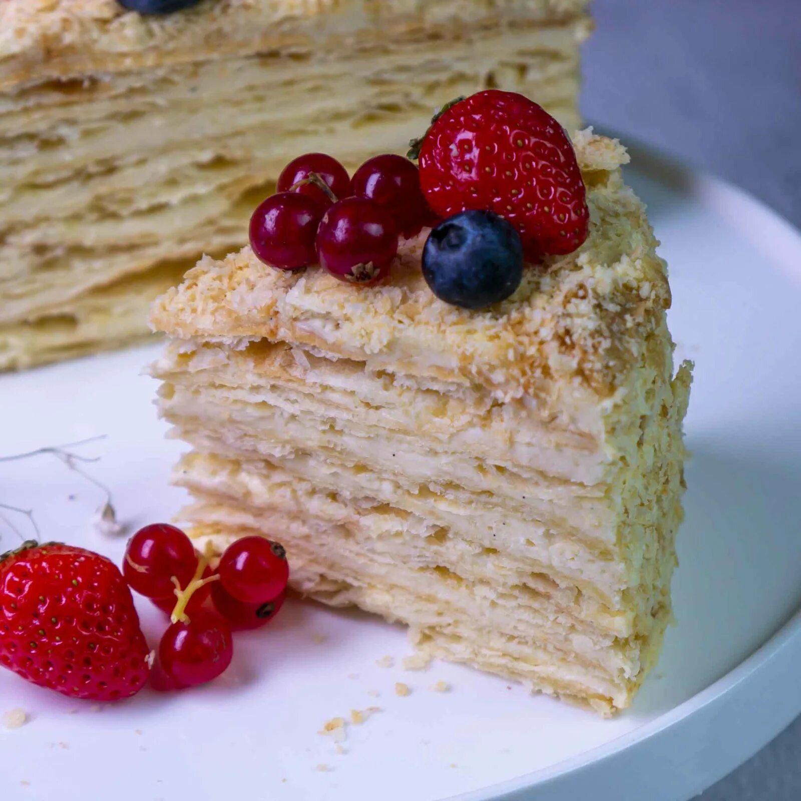 наполеон пломбирный. торт наполеон рецепт. наполеон торт тайёрлаш. наполеон в разрезе. торт домашний наполеон пошаговый.