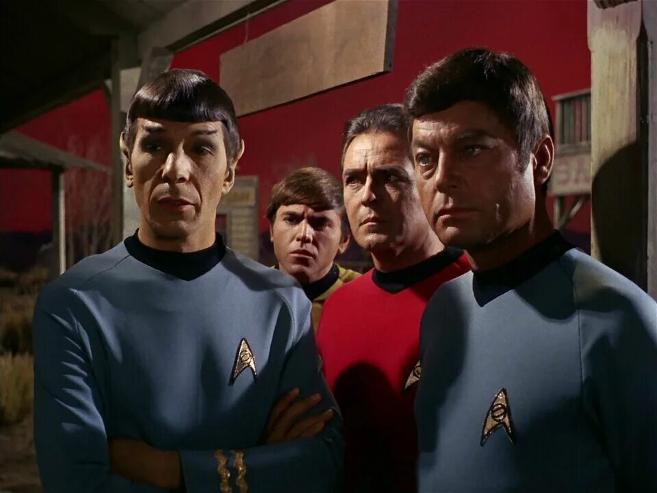 Starlight часы. Коллекционные наручные часы startrack discovery. Star trek watch. Star trek watch. Минтакийцы.