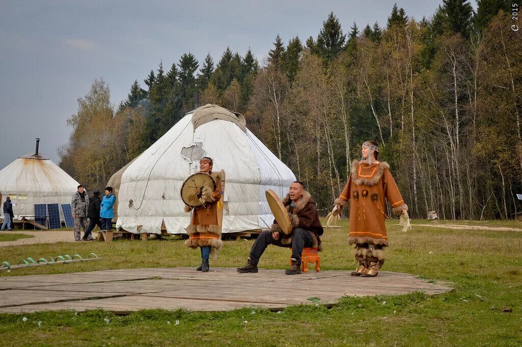 Парк кочевник хотьково. Морозово сергиево-посадский район этнопарк. Деревня морозово кочевники. Этнопарк кочевник в хотьково. Этнодеревня хотьково.