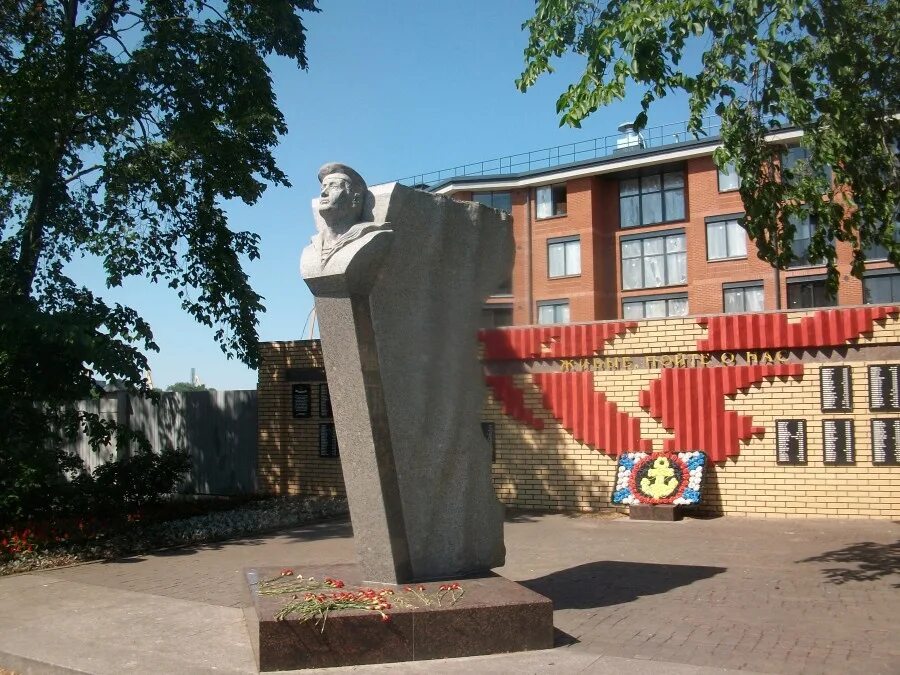 Петергоф морского десанта. Памятник петергофскому десанту. памятник петергофскому десанту в кронштадте. памятник петергофскому десанту в петергофе. петергофский десант 1941.