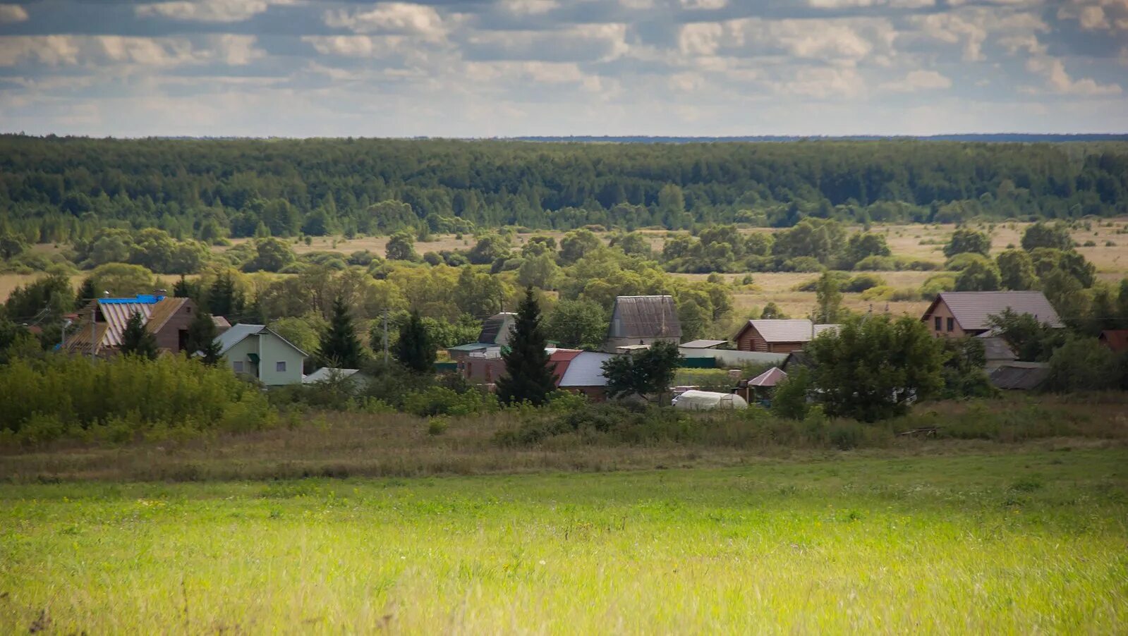 Деревенская дорога. Деревня природа проселочная дорога. Лето в деревне. Лето река деревня. Деревенская природа.