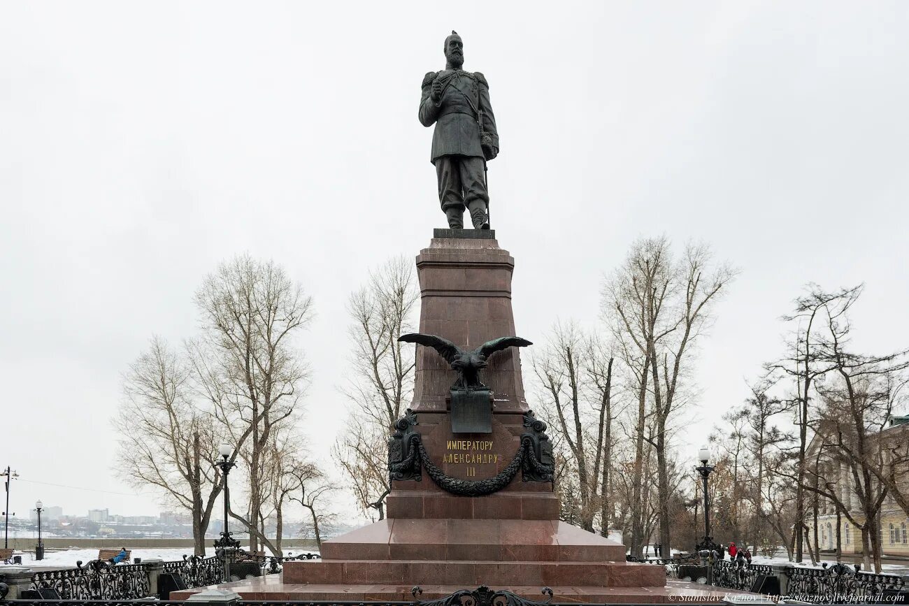 Памятник александру в иркутске