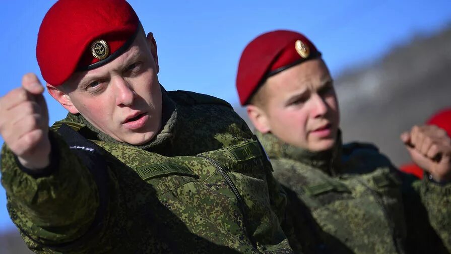 Забрала военная полиция. Военная полиция. Берет военной полиции. Военная полиция РФ. Красный берет военной полиции.