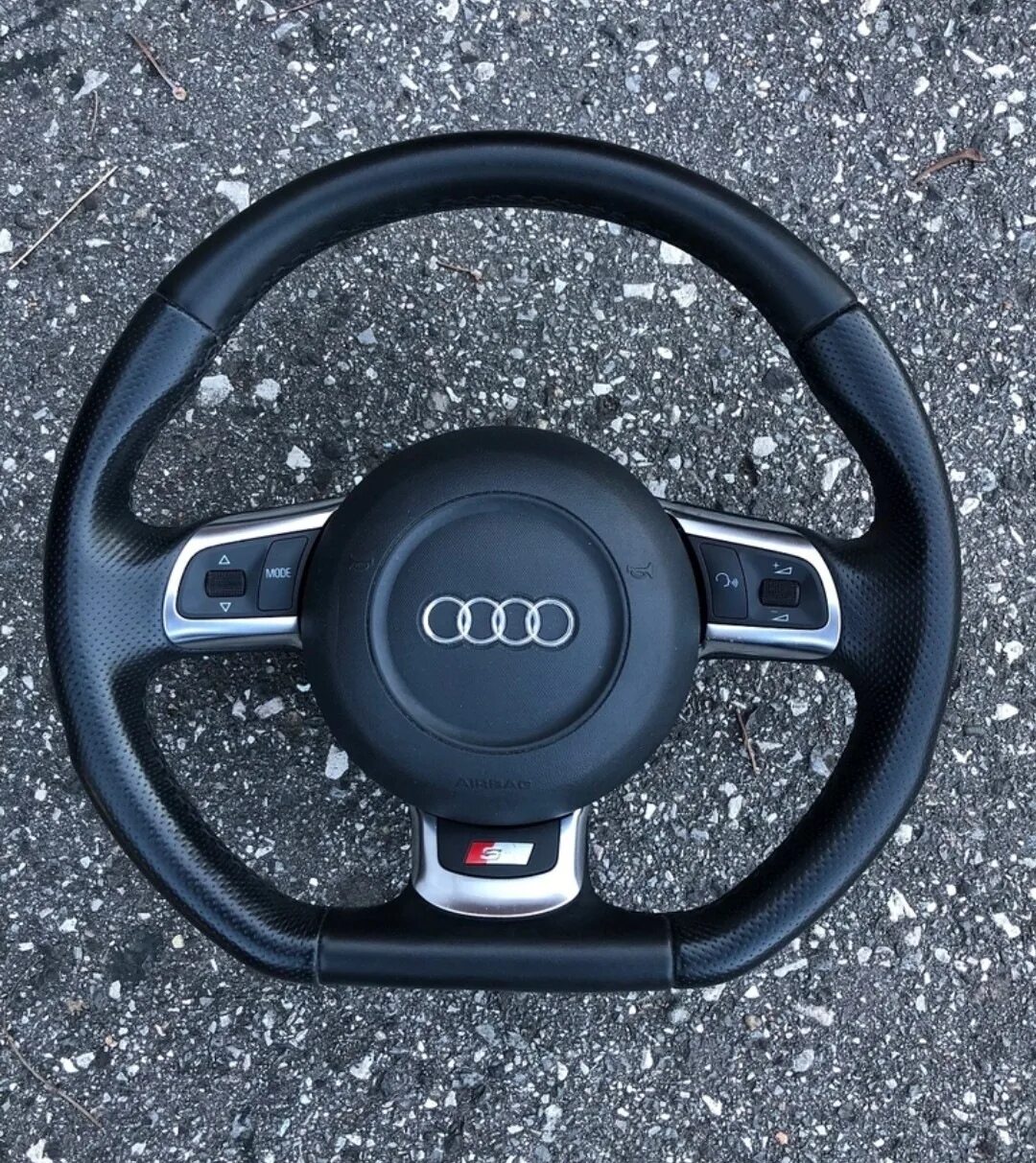 Тт рули. Руль ауди тт. Audi a3 руль tt. Audi tt 8s руль. Руль ауди тт rs.