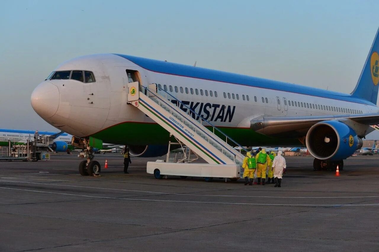 Самолет немецкой сборной по футболу приземлился в омане. Боинг 787 uzbekistan airways. Самолет нижний новгород узбекистан. Ту 154 узбекистон хаво йуллари. Самолет нижний новгород узбекистан.
