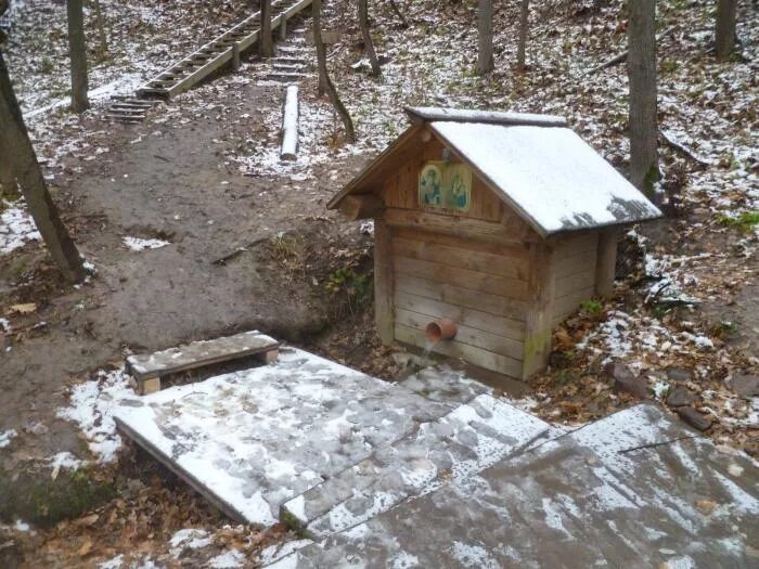 Родники нижний новгород. Родник в Нижнем Новгороде. Александровский Родник Нижний Новгород. Родник в Нижнем Новгороде Кошелевка. Демьяновский Родник Нижегородская область.