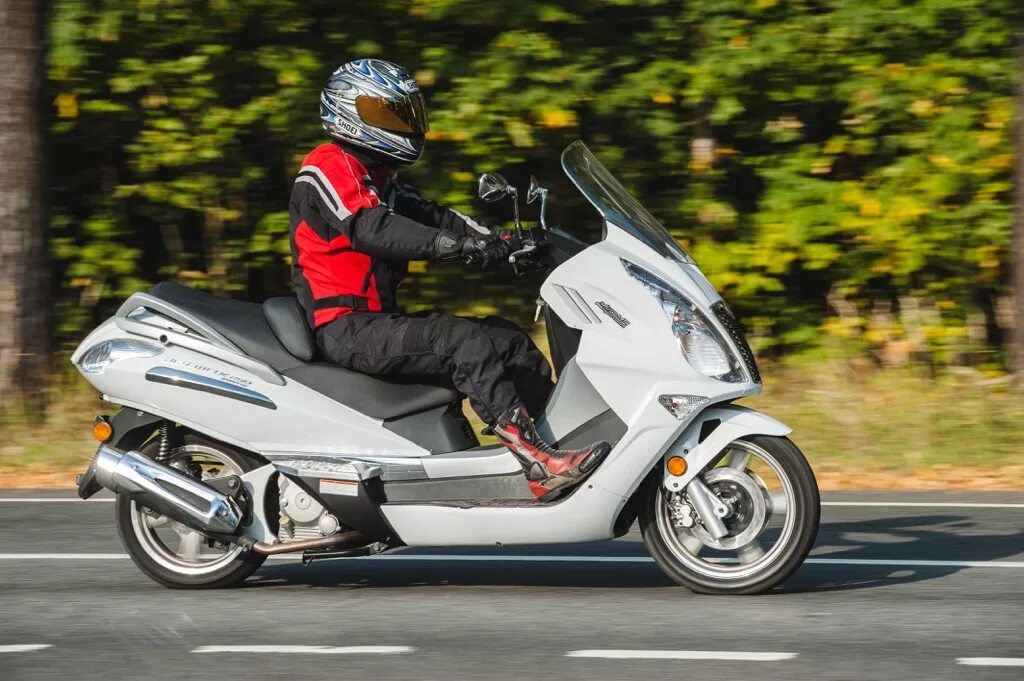 BURGMAN 400 PRODUCTS SUZUKI MOTORCYCLE GLOBAL SALON MOTORCYCLE Global Suzuki