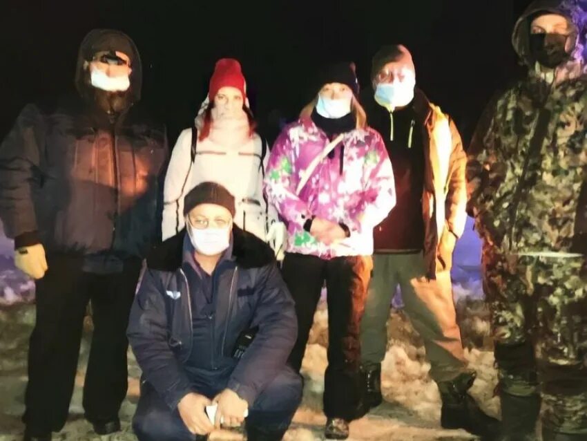 Нашел замерзшую в лесу. Трупы пропавших в лесу. затерявшиеся в лесу фильм.