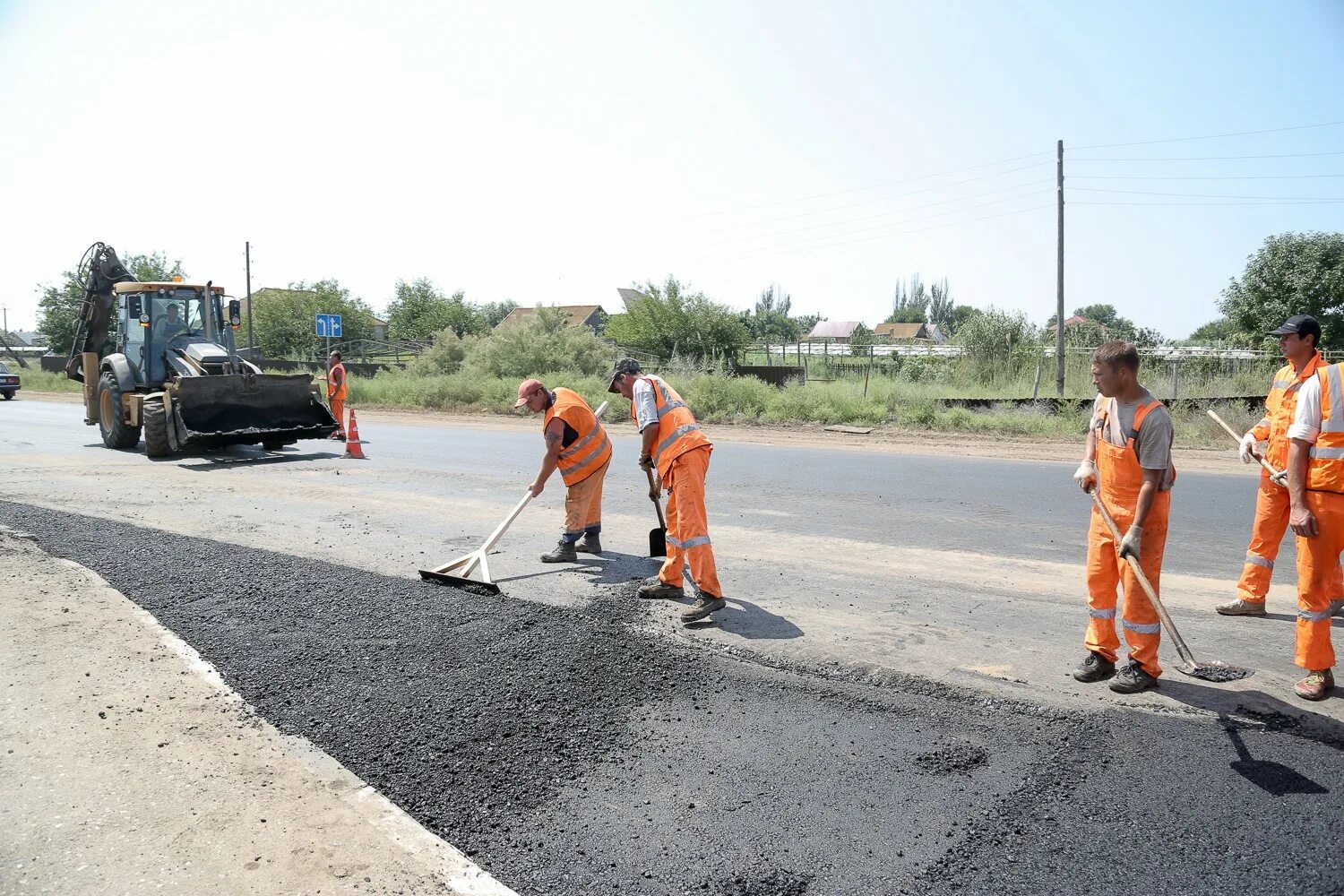 Ремонт дорог Астрахани сегодня. Ремонт дорог в Астрахани. ОЭК на дороге. Ремонт автодороги в ауле Вако жиле.