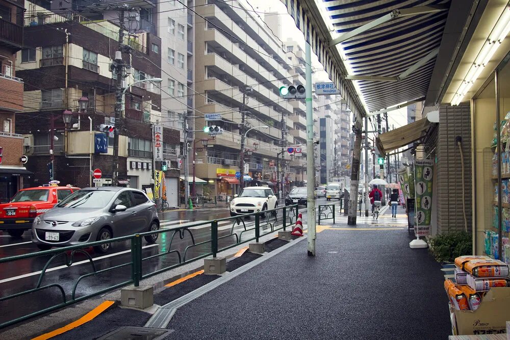 Tokyo москва. Москва Токио. Токио дворы. Город Токио и Москва. Магазин город Токио в Москве.