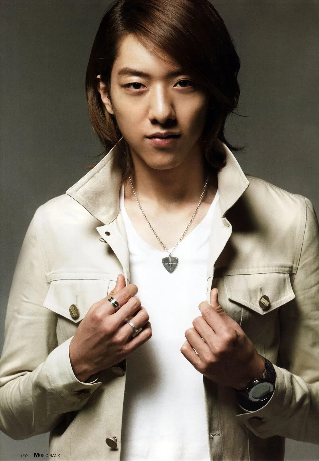 Ли джон корея. Lee Jung Shin. Джон шин CNBLUE. Ли Джон YGX. Ли Джон шин CNBLUE.