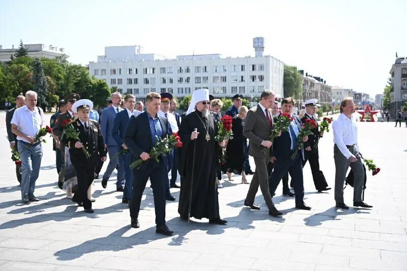 в белгороде объявили военное положение. митинг в белгороде. митинг 2001 года. введение военного положения в россии. военное положение.