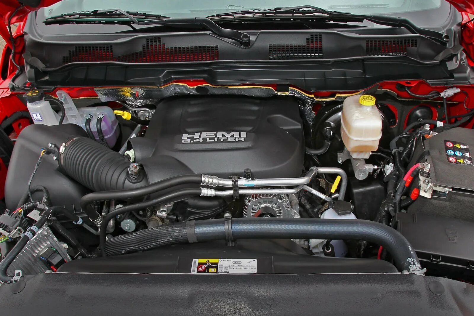 7 hemi. Додж рам 2022 двигатели. Джип ram 1500 engine. Ram 1500 мотор. Двигатель ram.