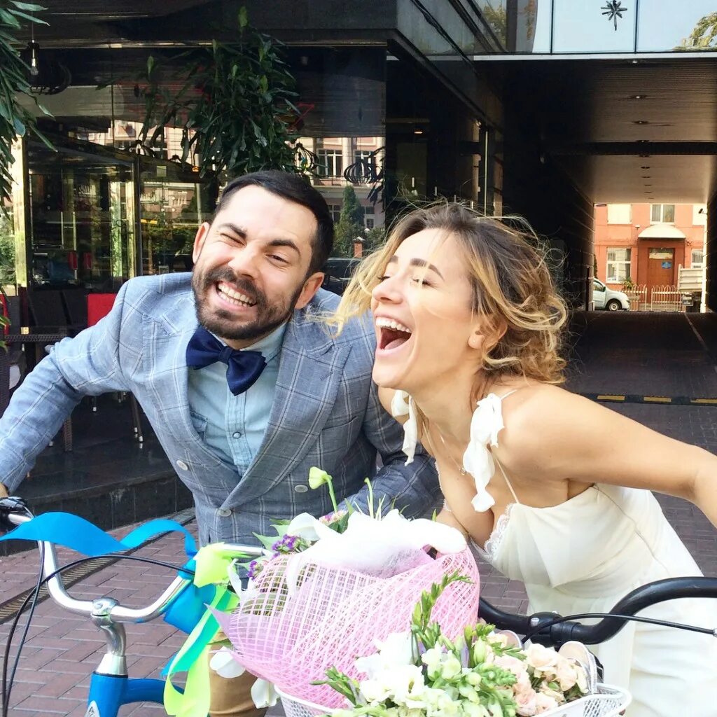 Настя короткая и андрей бедняков. Андрей бедняков и настя короткая орел и решка. Андрей бедняков и настя короткая орел и решка. Бедняков инстаграм. Бедняков сейчас живет и работает.