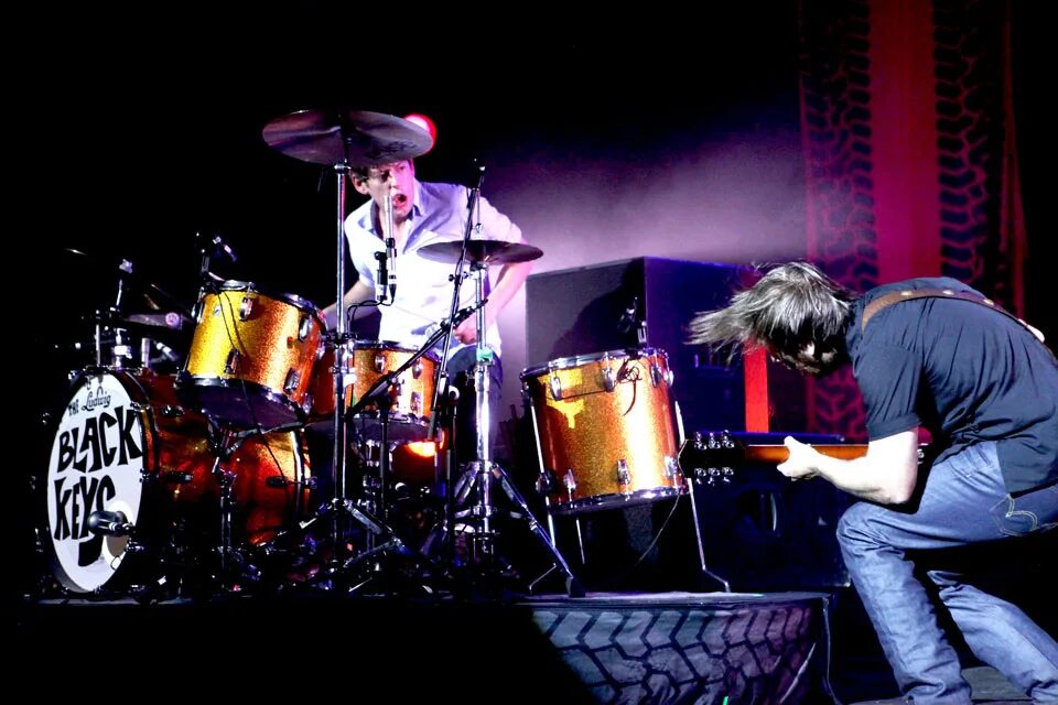 The black keys delta cream 2021. Джон драммер. Black keys 2 speed. The black keys. The black keys brothers 2010.
