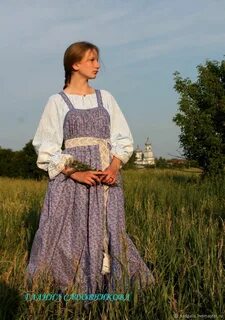 Крестьянка в народном костюме 4 класс