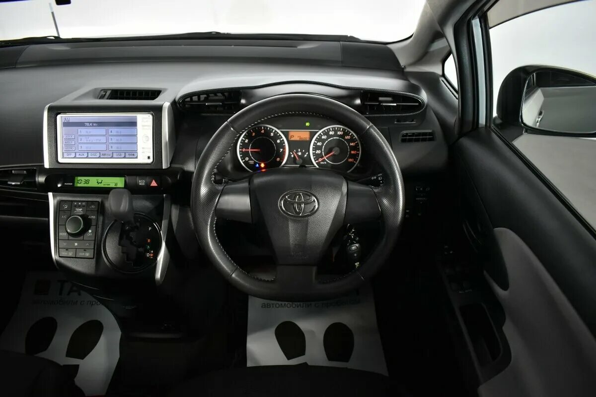 Toyota wish 2010 панель. 8. Toyota wish 2009 салон. Toyota wish 2014. Toyota wish 2010.