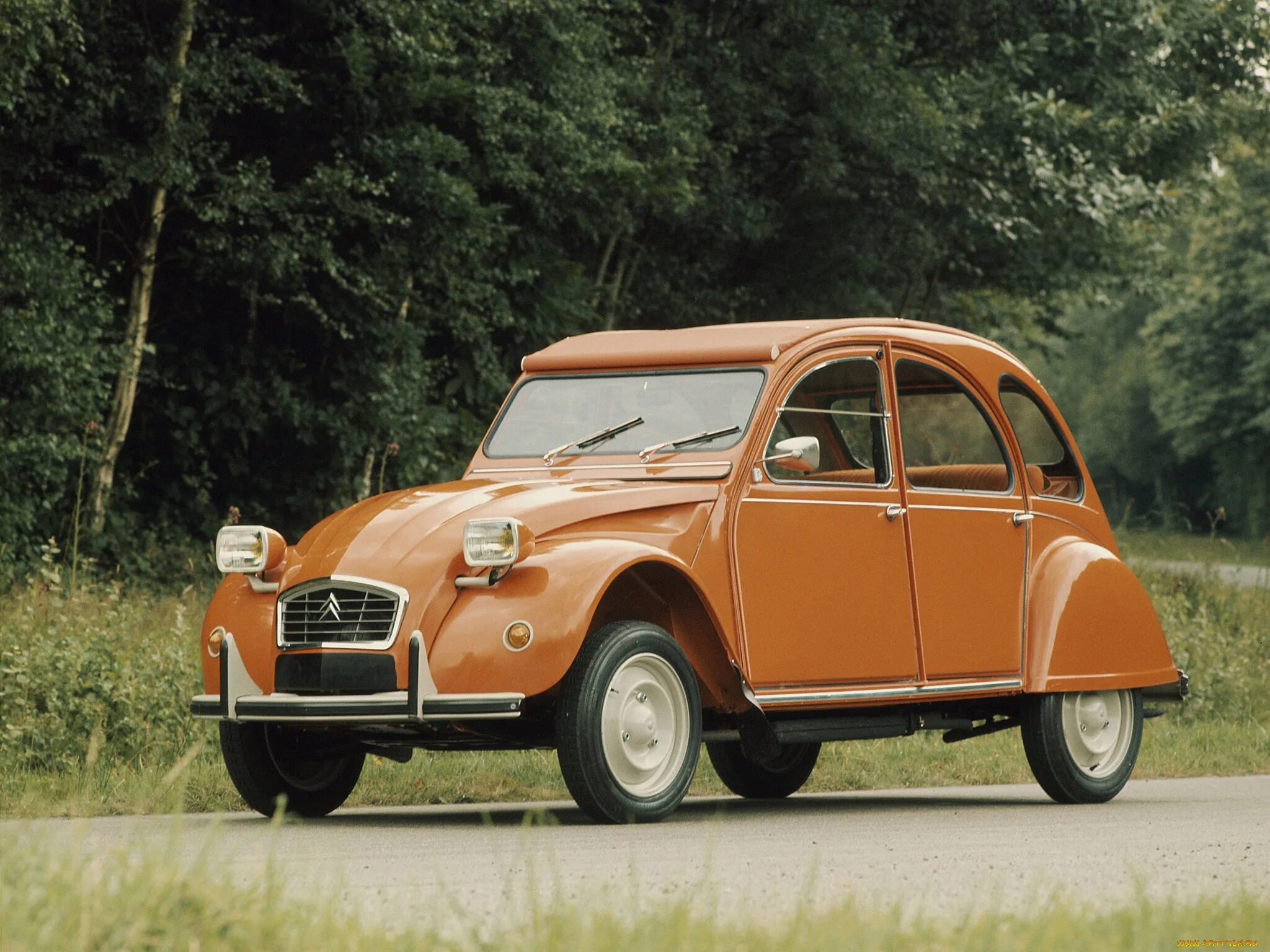 Старый ситроен. Citroen 2cv concept. Старый ситроен. Ситроен 2cv желтый. Citroen 10cv.