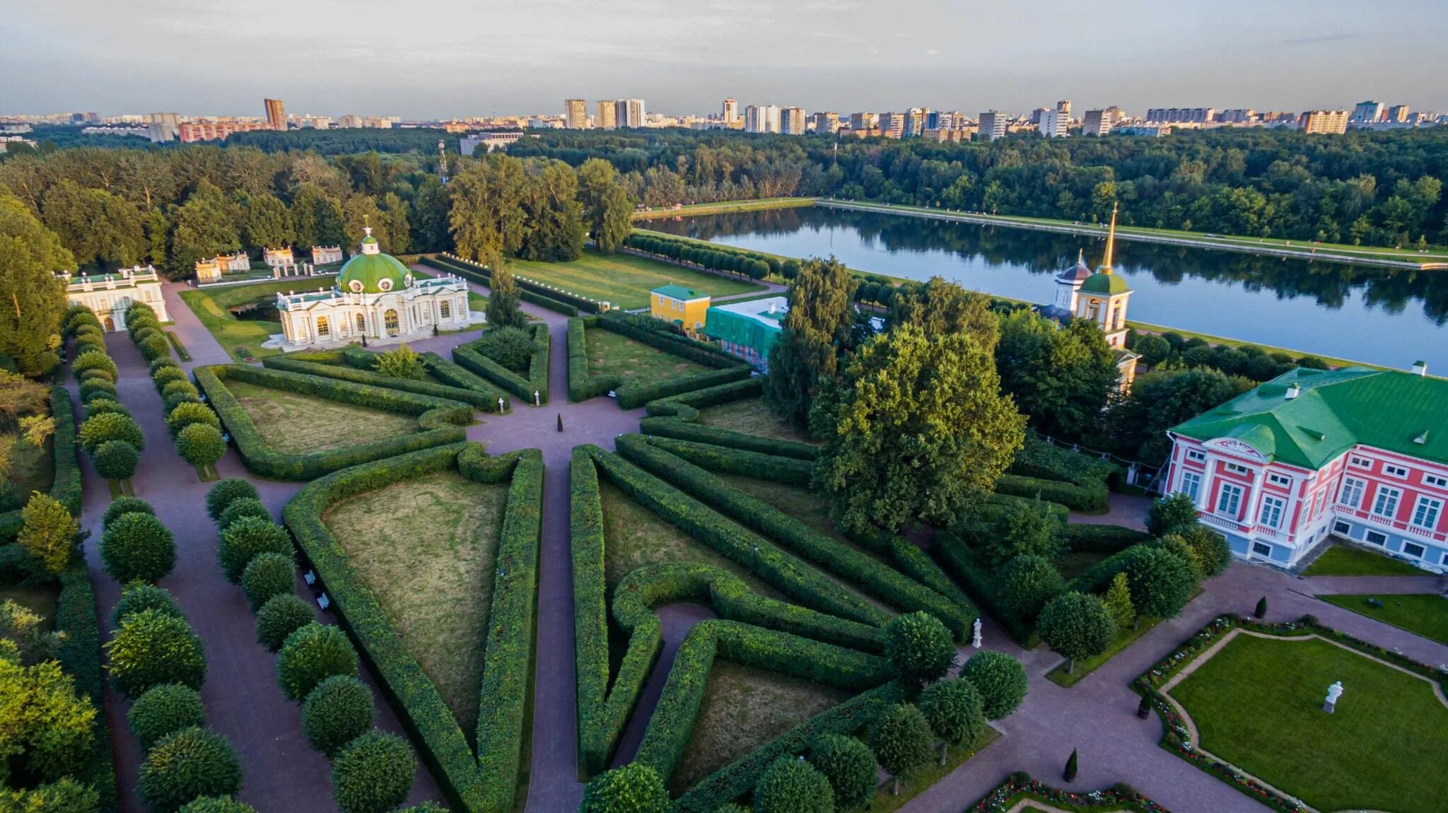 Усадьба кусково сейчас. Архитектурно-парковый ансамбль Кусково. Парк усадьба Кусково. Ансамбль усадьбы Кусково. Кусково 2022.