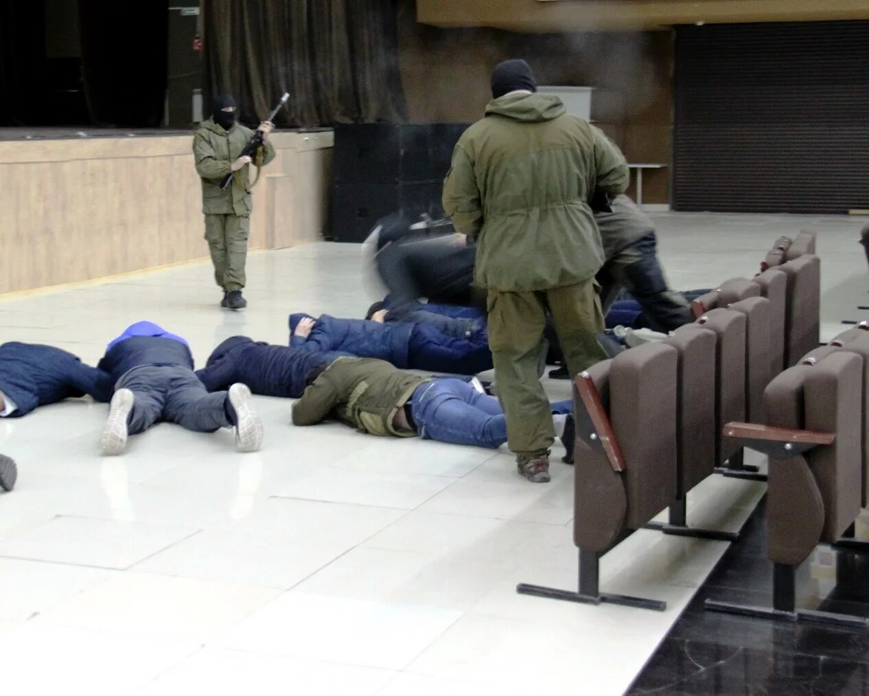 захват заложников учение. фсб освобождение заложников. освобождение заложников. захват заложников учение. антитеррористические учения белгород.