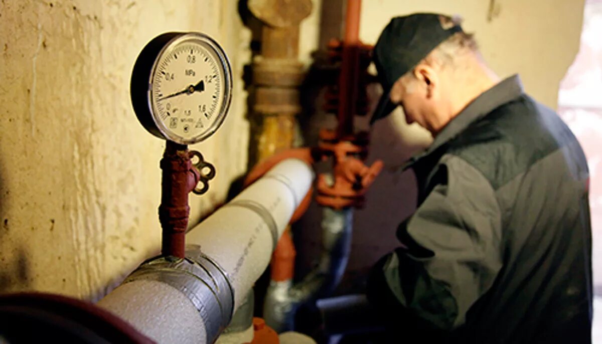 Подготовка к зимнему периоду. Давление в отоплении. Топливно энергетический комплекс. Узел ввода тепловой сети в здание. Теплоснабжение подано.