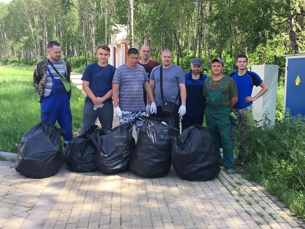 Дирекция парков тверь. Комсомольская роща Калуга. Субботники парк Губернский Калуга. Комсомольская роща 10.