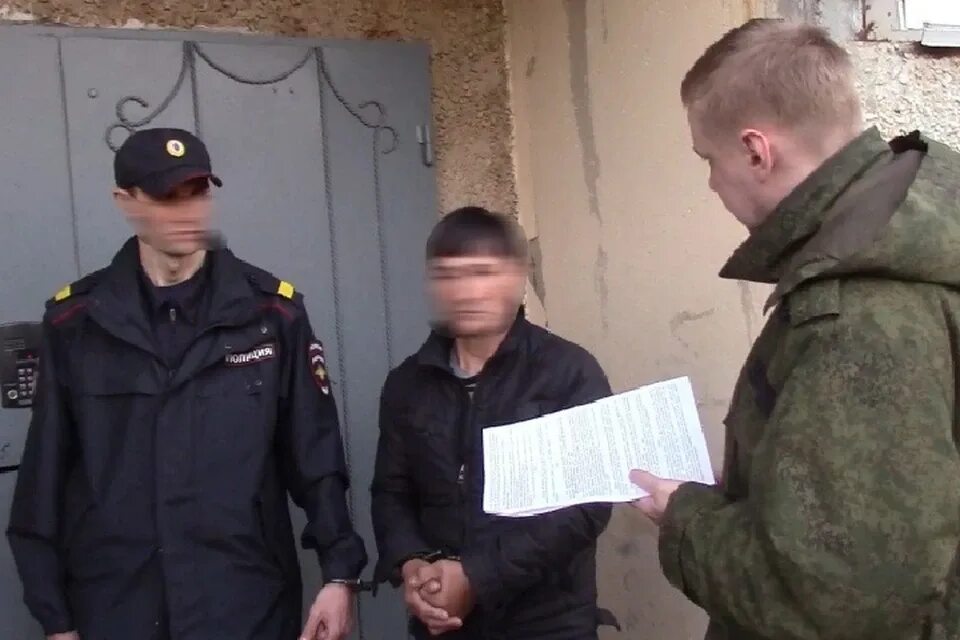 В казани извращенец похитил двух девушек видео. В казани извращенец похитил двух девушек видео. Осужденный. Похищение двух годовалого ребенка в торговом центре. В казани мать избила дочь.