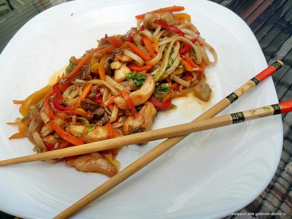 Удон 5. Удон с курицей и овощами рецепт. лапша удон с курицей и овощами рецепт с фото. удон с курицей и овощами пошаговый рецепт с картинками. удон с курицей и овощами рецепт с фото.