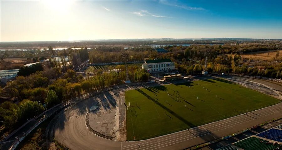 Стадион имени Логинова Волжский. Стадион в городе Волжский. Стадион Логинова в Волжском. Стадион Логвинова Волжский.